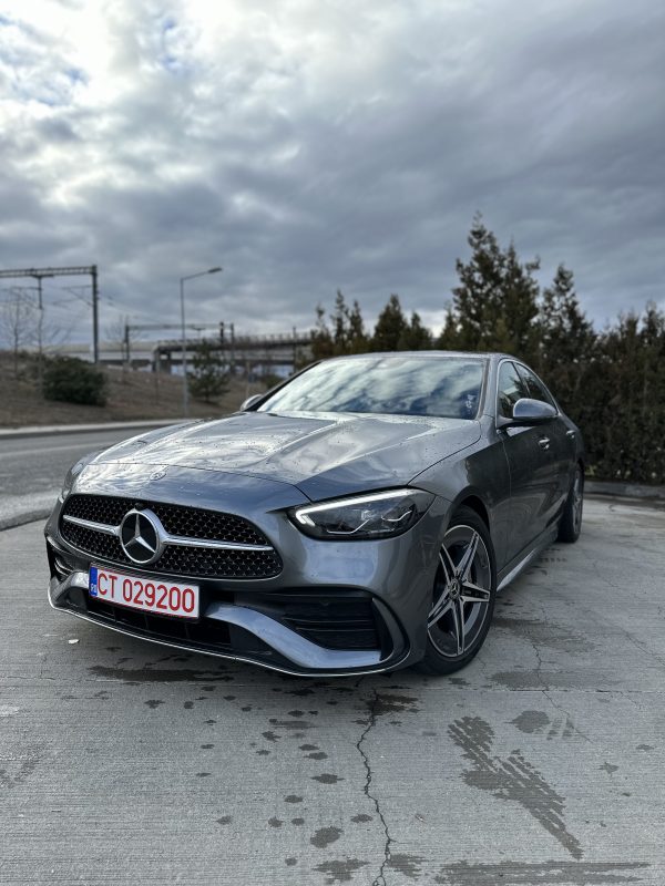Mercedes Benz C300 2022  18.000km- VANDUT
